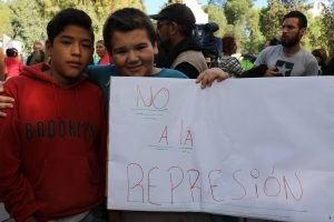 chicos fundacion marcha