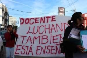 marcha bandera docente primer plano